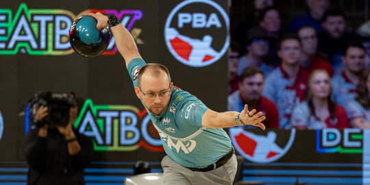 EJ Tackett Maintains Lead in AMF PBA World Championship